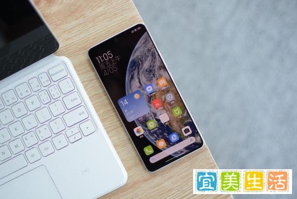 Redmi Turbo 3首销破记录，王腾宣布赠送粉丝小米SU7一年使用权