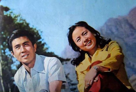 《庐山恋》男女主角分别是谁?