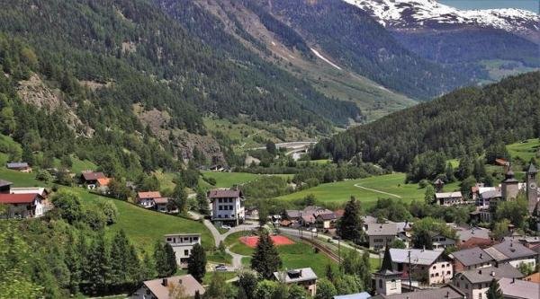 李亚鹏欠债4000万终审败诉，表示没有借过这钱，但会尊重法院判决