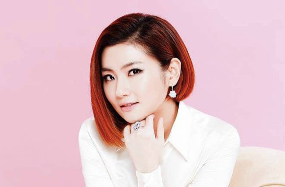 selina和selena的不同？