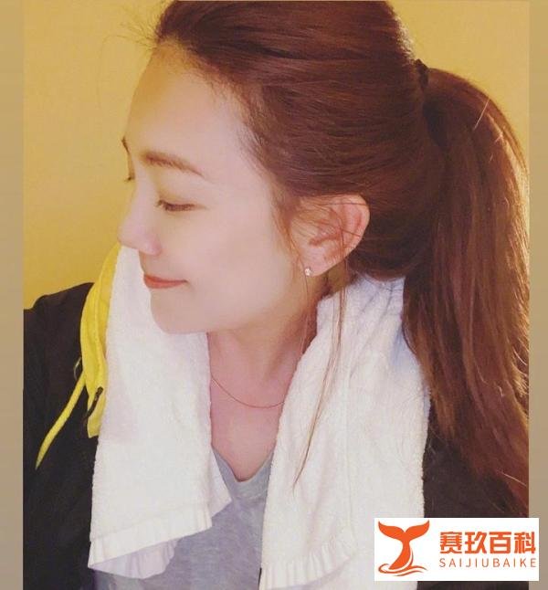 恋爱三个月，梁静茹回应与总裁男友分手：感情里，要学会及时止损