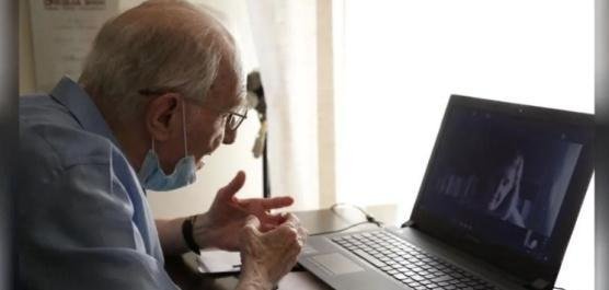 意大利老人成绩全班第一本科毕业：“今年我96岁，可我还是想要继续学习！”