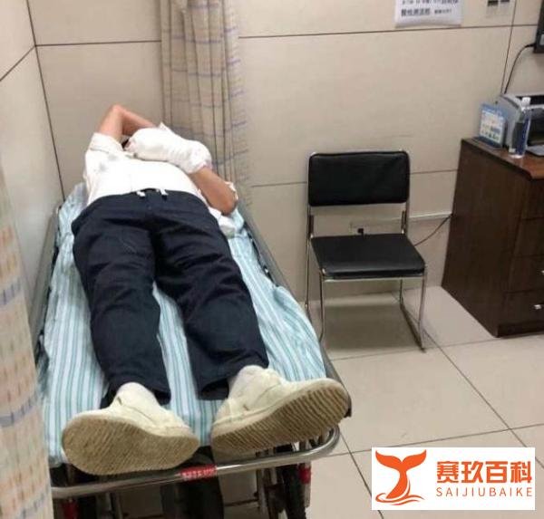 游客船上吃火锅遇爆炸跳河逃生 这是咋情况？