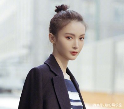 金晨称自己一天洗两次头，女明星们到底有多自律？