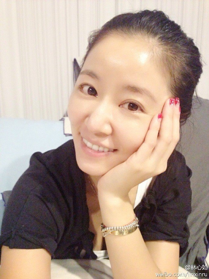 感觉林心如老了好多啊 林心如素颜逛街吓坏人真的吗