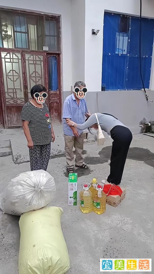 婆家40多人护送女子回娘家