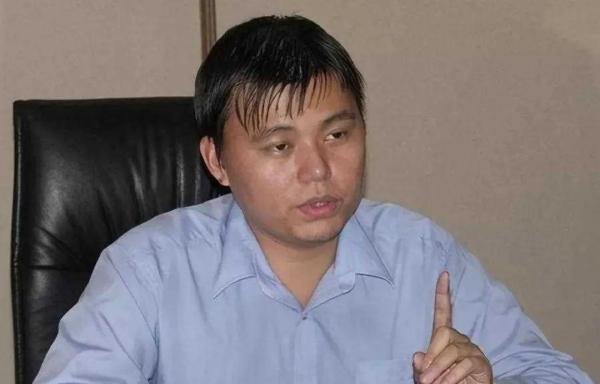 网曝知名作家骚扰女领导进精神病院？26岁成名，42岁官至副厅，版税收入超7000万