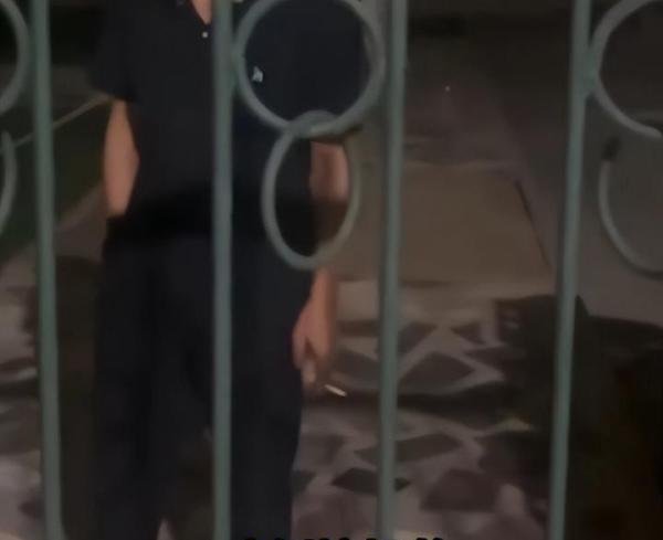 西安交大保安阻止学生用留学生专用垃圾桶还骂不懂事，学校回应了