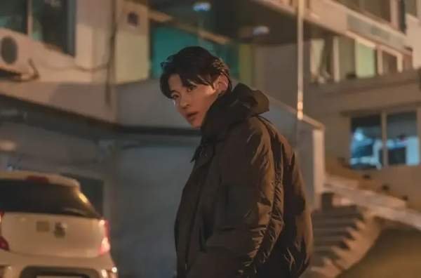 韩剧《塔罗牌》情侣经纪人剧情介绍：一对情侣与经纪人之间错综复杂的关系