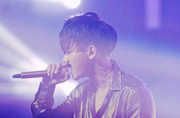 黄子韬宣布不再发博，疑向团队私自操作抗议，网络暴力太可怕？