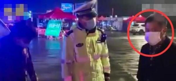 水箱故障妻子打水丈夫独自开走车