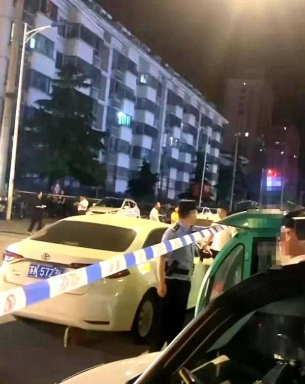 一边开车撞人，一边发朋友圈，2死7伤太可怕了！