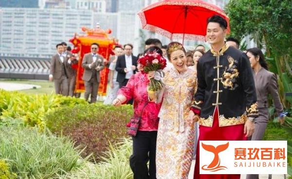 曹云金前女友江若琳嫁富豪，大金镯子做嫁妆，一屋子伴郎伴娘