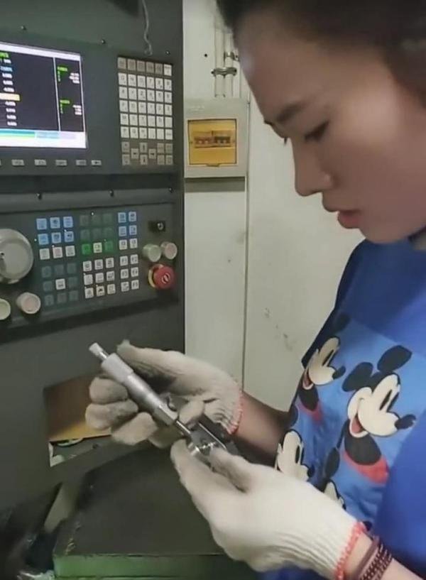 本科毕业生进入富士康，三年后工资可以拿多少？同学们都羡慕了！