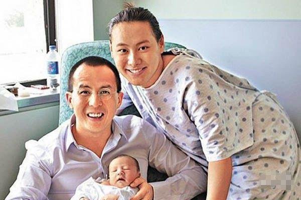李泽楷、梁洛施带儿子拍全家福，是不是复合了？