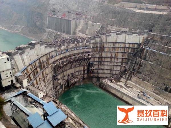 金沙江在西藏境内因塌方而断流，网友：干脆直接建个水电站！