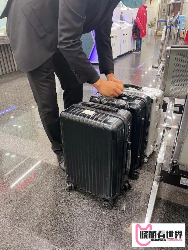 嫌银行服务太差，知名大V一气之下取现500万元！网友吵翻了