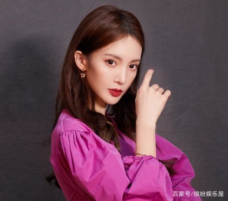 金晨称自己一天洗两次头，女明星们到底有多自律？
