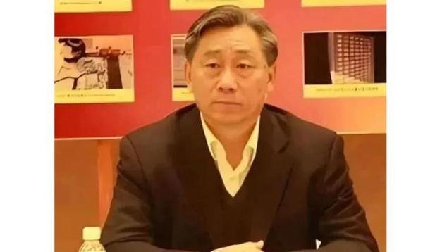 新闻背后：展西亮被逮捕，一个知名学者终于把人生活成天大的笑话