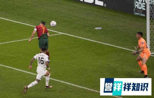 在世界杯上葡萄牙2-0击败乌拉圭，晋级16强