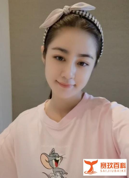 “王小蒙”近况，发文伤感互不打扰疑告别！难道离婚了？