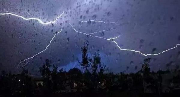 暴雨预警颜色等级有黑色吗 暴雨预警颜色等级哪个颜色最严重
