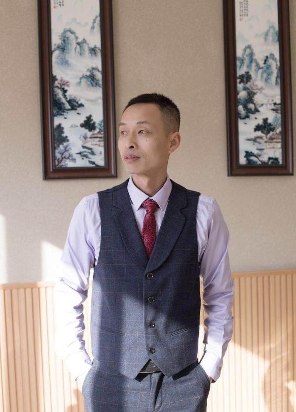 国基人物志：李益群，一位匠心鬼才的智慧与坚守