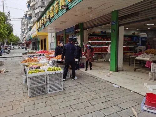 重庆水果摊贩错将3万元转给顾客，想追回却被对方拉黑，小商贩们有多不易？