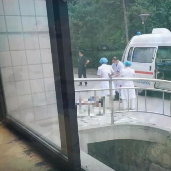 作弊被捉,大学生坠楼?背后原因值得我们深思