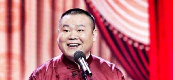岳云鹏晒女儿送的父亲节礼物，发文：老泪纵横的老父亲