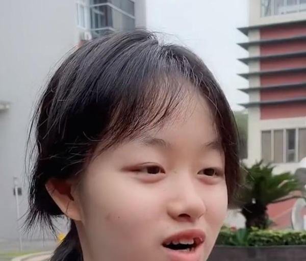 女孩考692分想当程序员 这是咋情况？