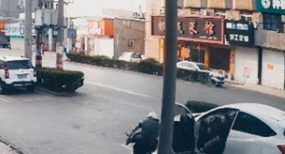 开门杀致人死亡,只判了九个月。