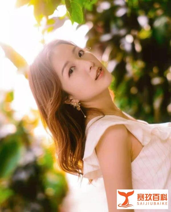 李泽楷宠爱新欢，和郭嘉文5年情断，女方发动态疑似内涵对方