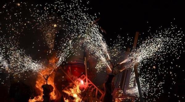 放开烟花禁令，是对城市治理自信的表现