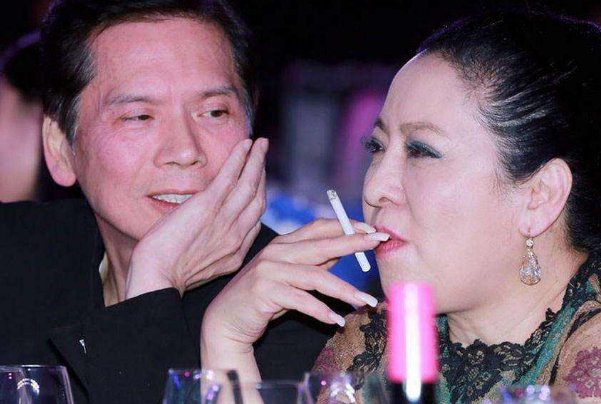 周星驰跟向华强翻脸后,为何天不怕地不怕?