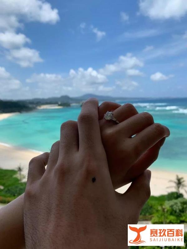 李荣浩成功求婚杨丞琳丨初恋小鬼送上祝福