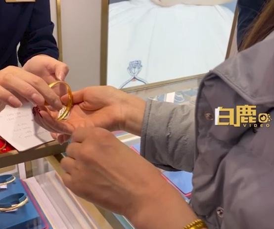 女子220斤家人为激励减肥奖6万 这是咋情况？