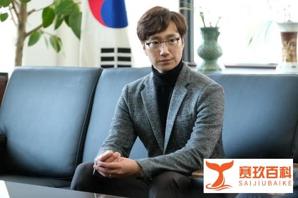 韩国剧情片 —《上流社会》