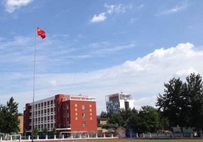 教管中心和学校的区别