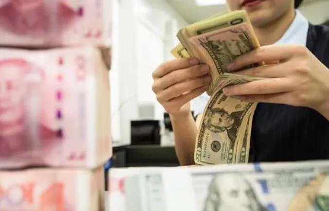 人民币4天贬值近1400点，与哪些因素有关？
