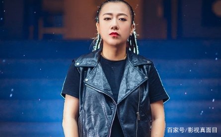 39岁的林燕凭什么在《好声音》舞台上，征服那英汪峰，惊呆现场观众？