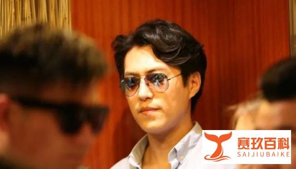 “靳东”再假，感情是真 ： 我们忽略了的那群人