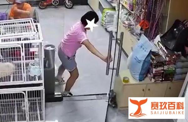 家长将带推门夹猫女孩看心理医生 这是咋情况？