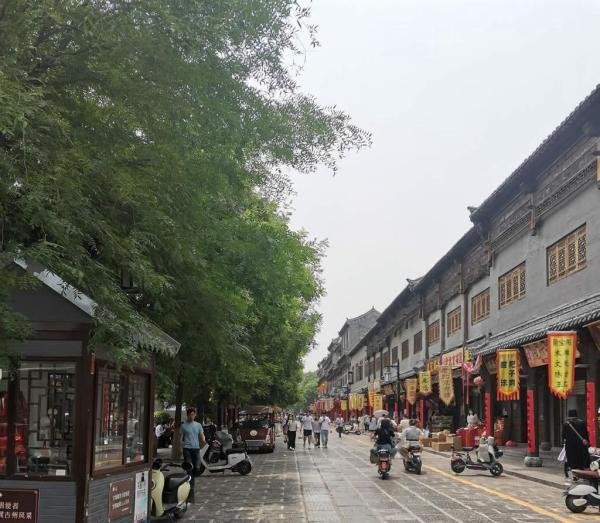 巴库油田—曾是苏联乃至世界最大的油田，如今阿塞拜疆的财源