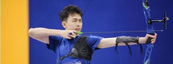 演员孔垂楠被爆出轨同性致女友染病，当心私生活混乱染这病毁一生