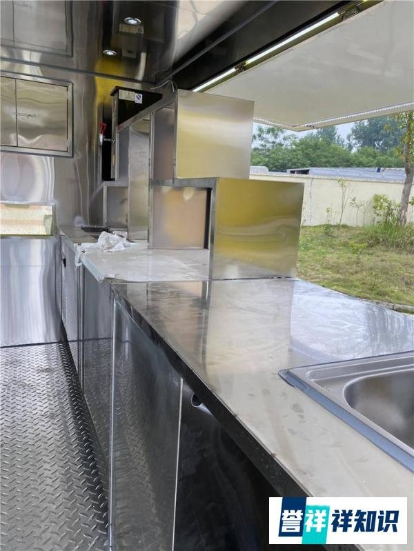 流动餐饮车哪里有卖的 小型流动餐车图片及价格