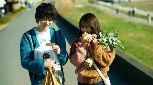 #北上广很难有“花束般的恋爱”，爱情真的会敌不过现实吗？