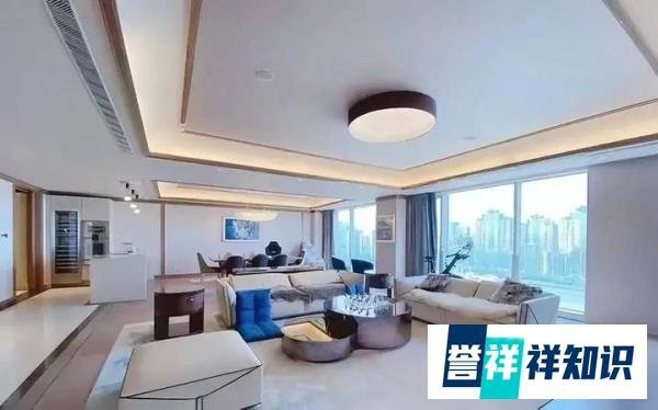 吴亦凡强奸聚众淫乱案二审开庭！刚急售亿万豪宅，狱中疑浮肿难辨