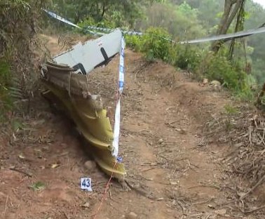 东航搭载132人客机在广西坠毁，消防救援席地而卧，他们的日常有多艰苦？