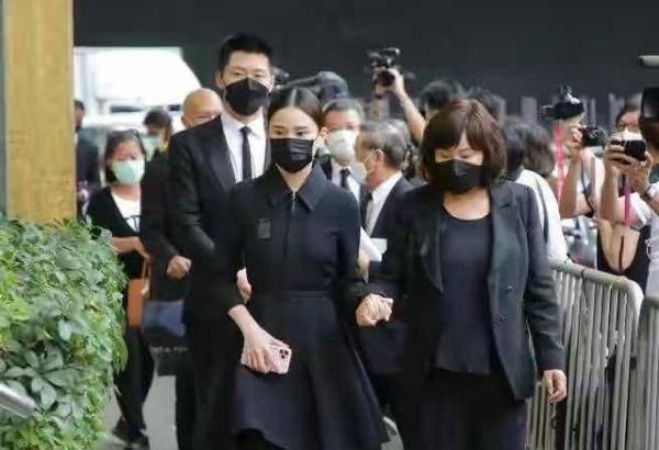 赌王最美的千金，何超莲为什么偏偏选中了窦骁？